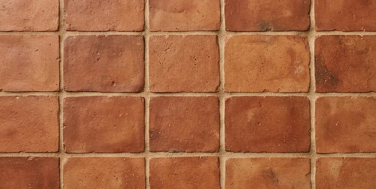 Terre cuite artisanale · Surface detail