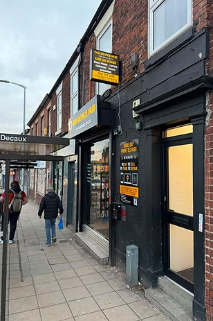 The Device Hub storefront on Wellington Road South, Stockport