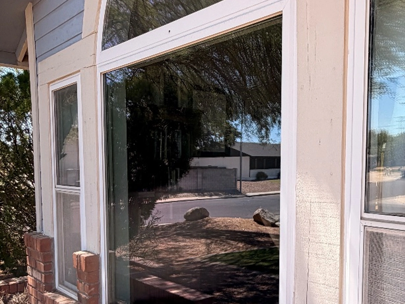 Fogged arched window restored by Honey Glass AZ - after