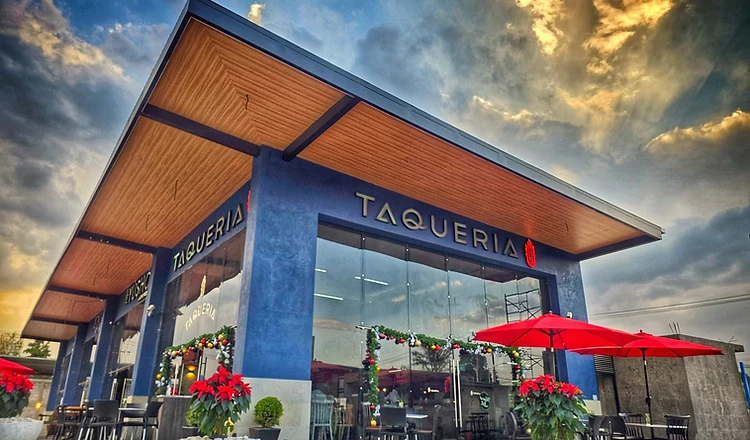 Fachada de Taquería QB