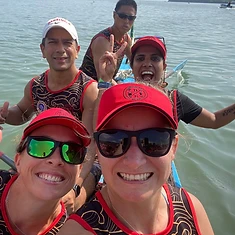 DBDB paddlers on the water between heats