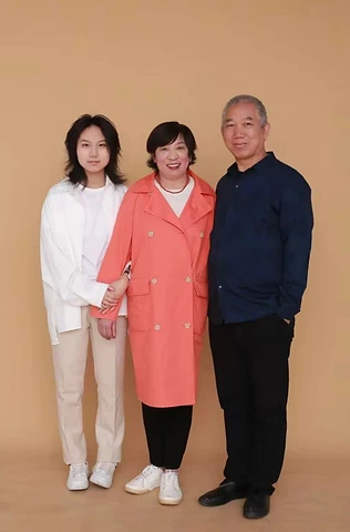 Master Liu with his wife Master Xue and his daughter Hongxue