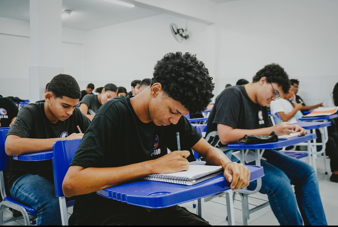Alunos do Ensino Médio Técnico do CTRIO em sala de aula