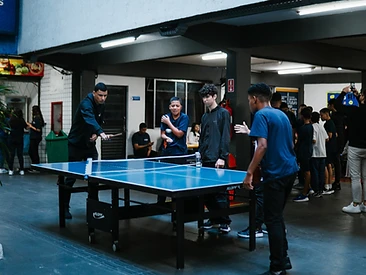 Alunos do Fundamental no pátio do CTRIO durante o recreio