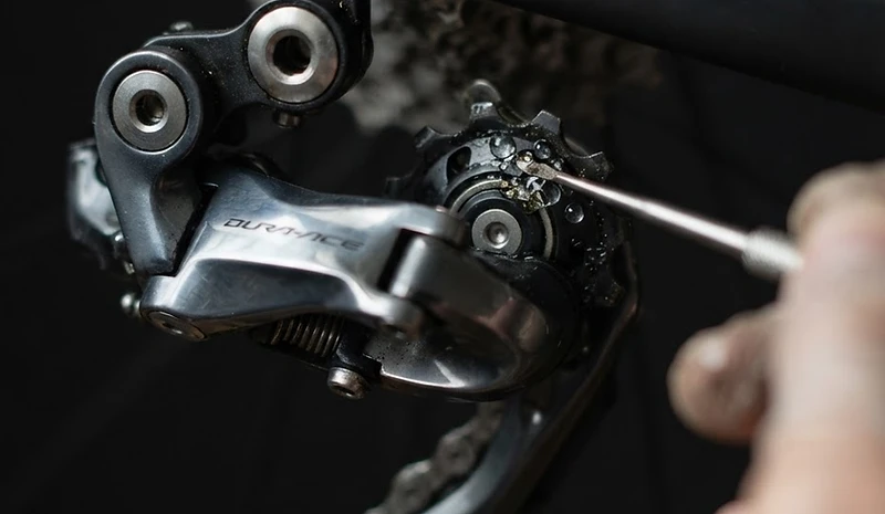 Fahrradwerkstatt mit professioneller Fahrradwaschanlage — Veloküre Partner