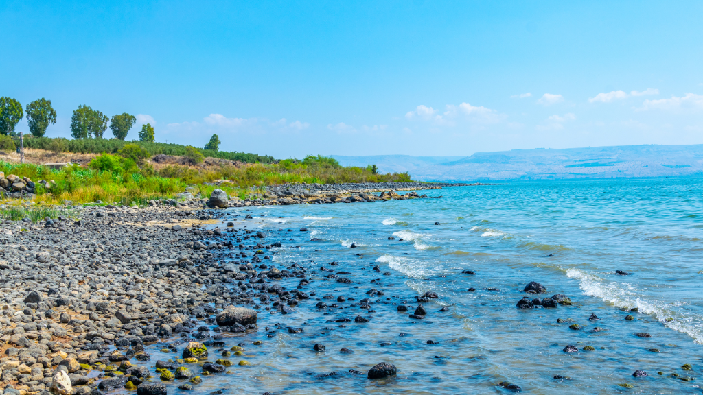 כנסיית הבשורה — שמיים כחולים