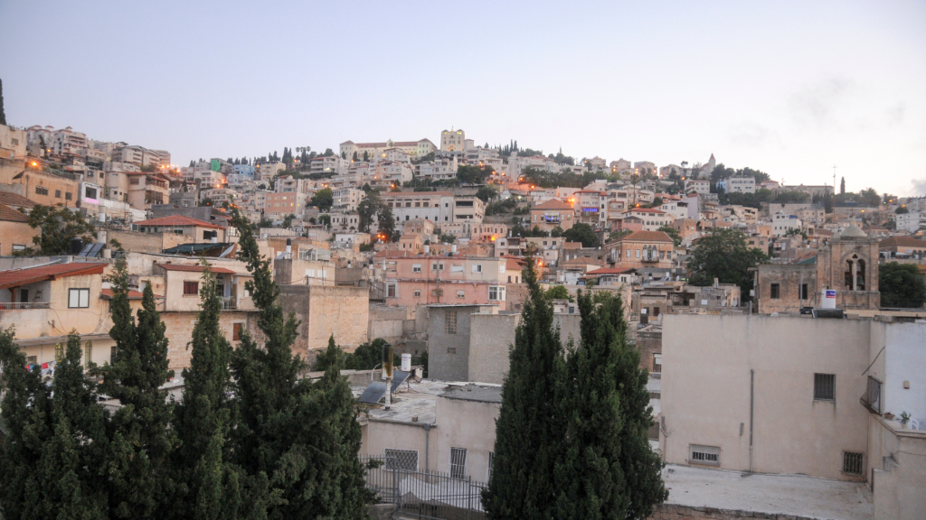 נצרת — שמיים כחולים