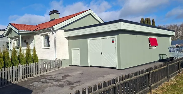Fasadmålning utförd av HALLDAN Måleri AB