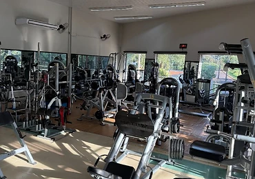 Área de aparelhos de musculação