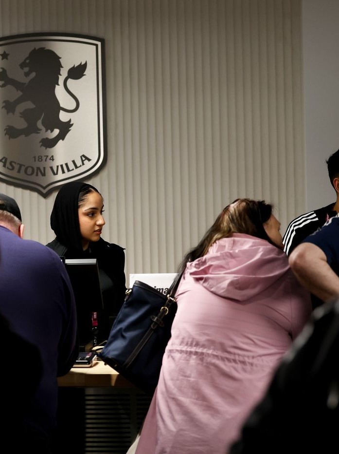 Sports retail fulfilment and personalisation operation inside a stadium