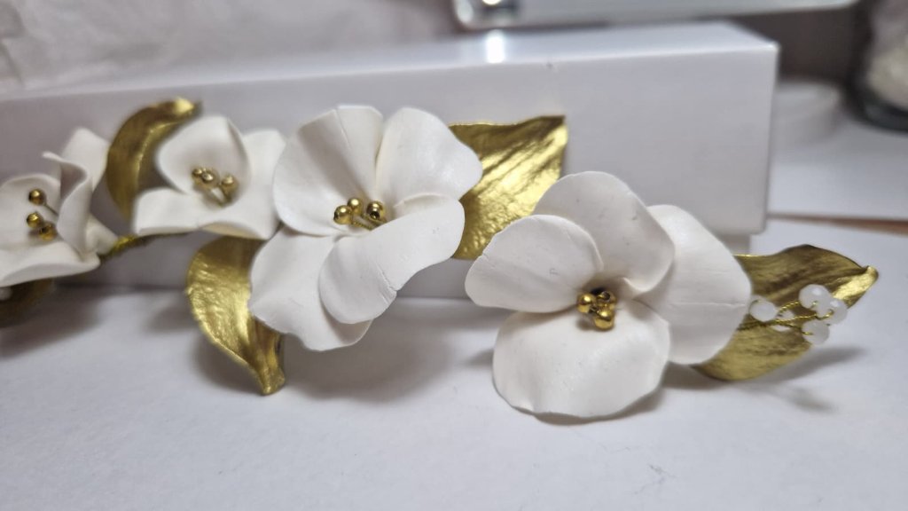 Blanco y oro