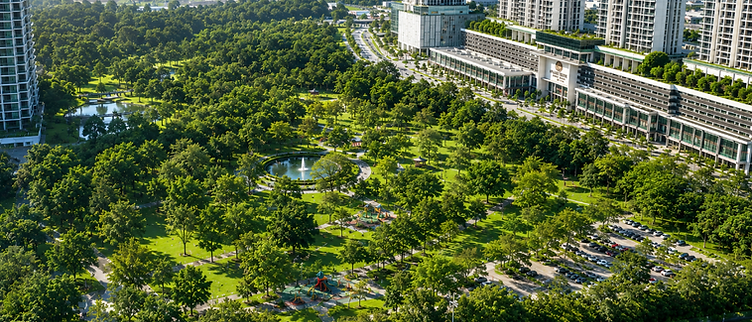 Poetic duality — parkside serenity meets urban proximity at Queenswoodz