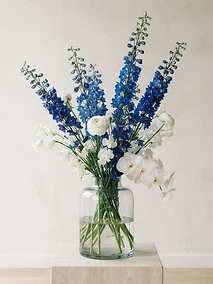 Statement Florals for a Modern Celebration