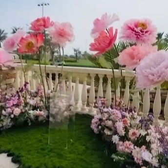 Giant Flowers Dubai
