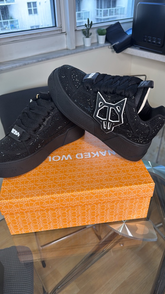Naked Wolf Black