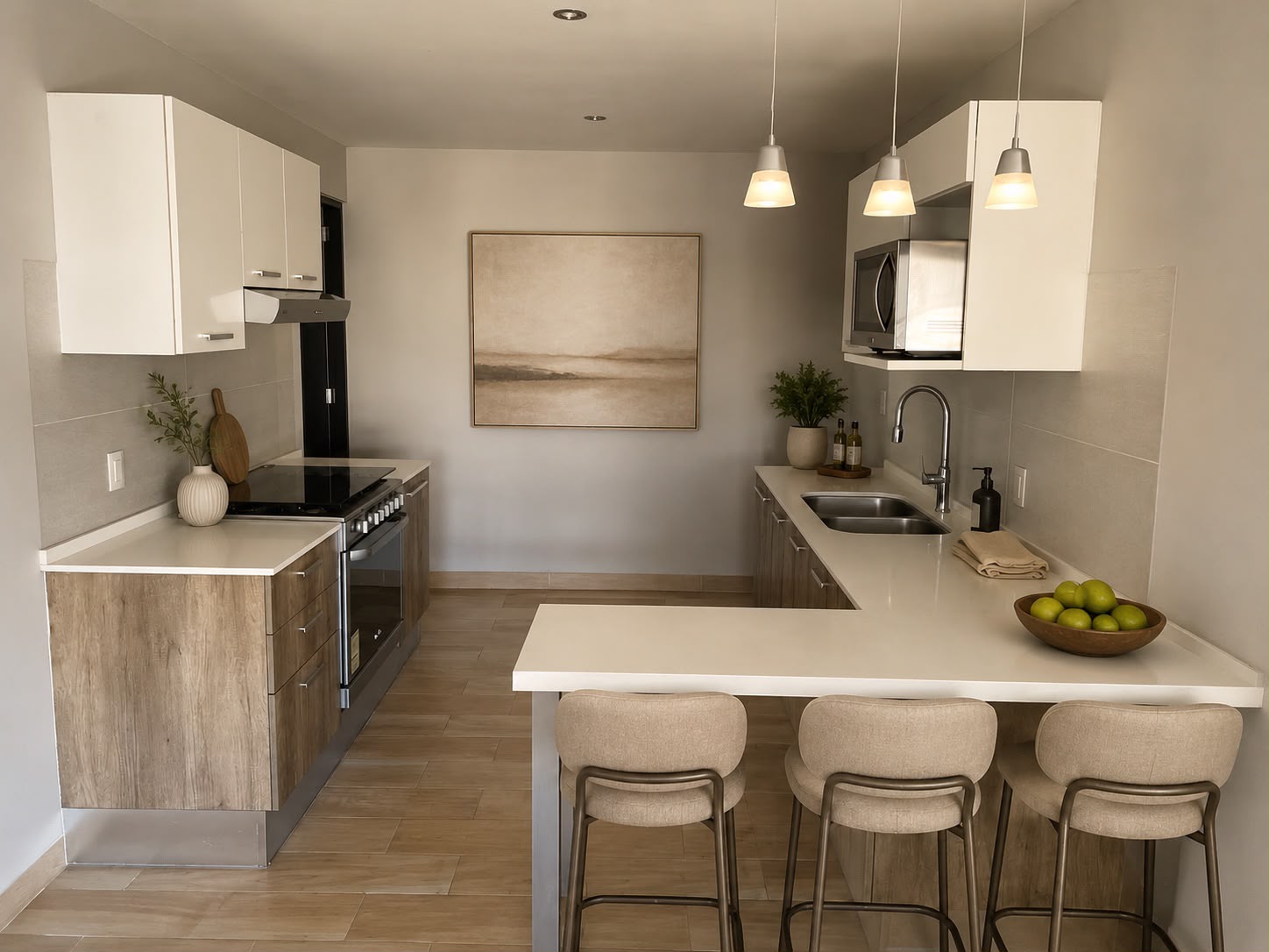 Cocina en forma de U con gabinetes blancos y de madera e isla con bancas en proyecto entregado TEMBO