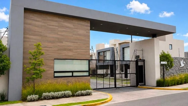 Accesso principal del desarrollo residencial Garza Azul por TEMBO
