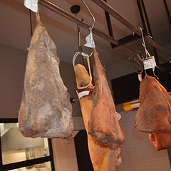 Salumi appesi
