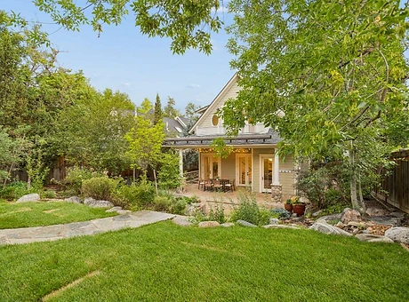 Rear Garden — Wide