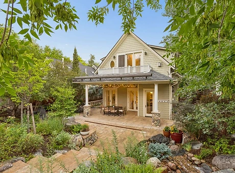 Water Feature & Cottage