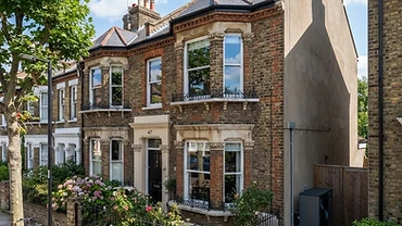 Victorian terraced house in London with a discreetly installed air source heat pump