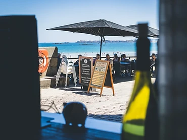 La terrasse et la mer