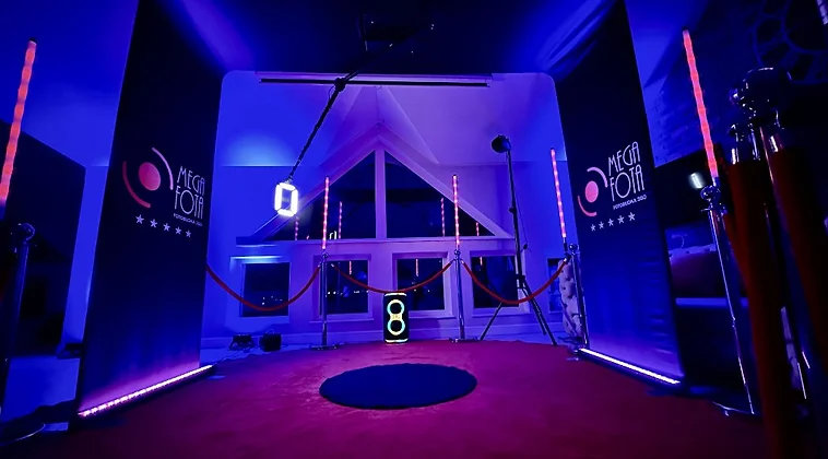 Fotobudka Koszalin — atrakcja na wesele i event | MegaFota