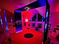 Fotobudka 360 Overhead MegaFota z ramieniem kamery na imprezie firmowej | MegaFota Szczecin