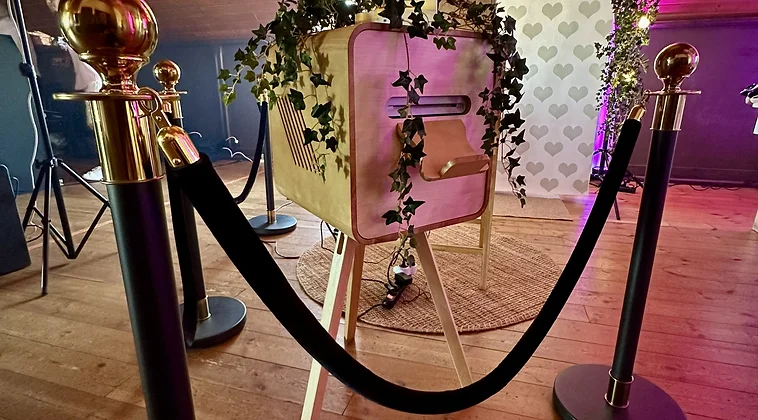 Fotobudka Szczecinek — atrakcja na wesele i event | MegaFota