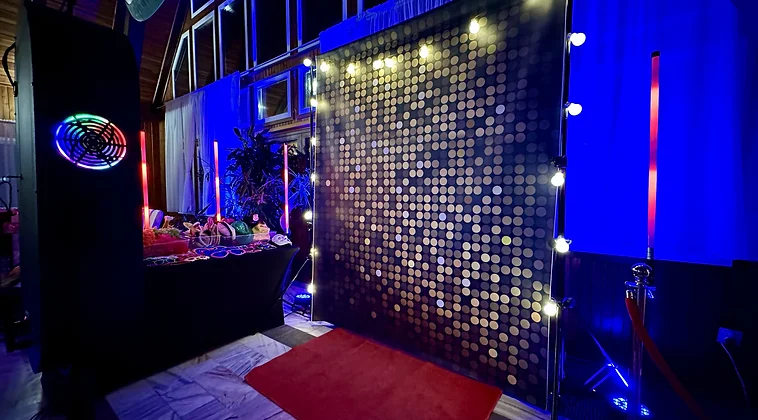 Fotobudka Gryfino — atrakcja na wesele i event | MegaFota