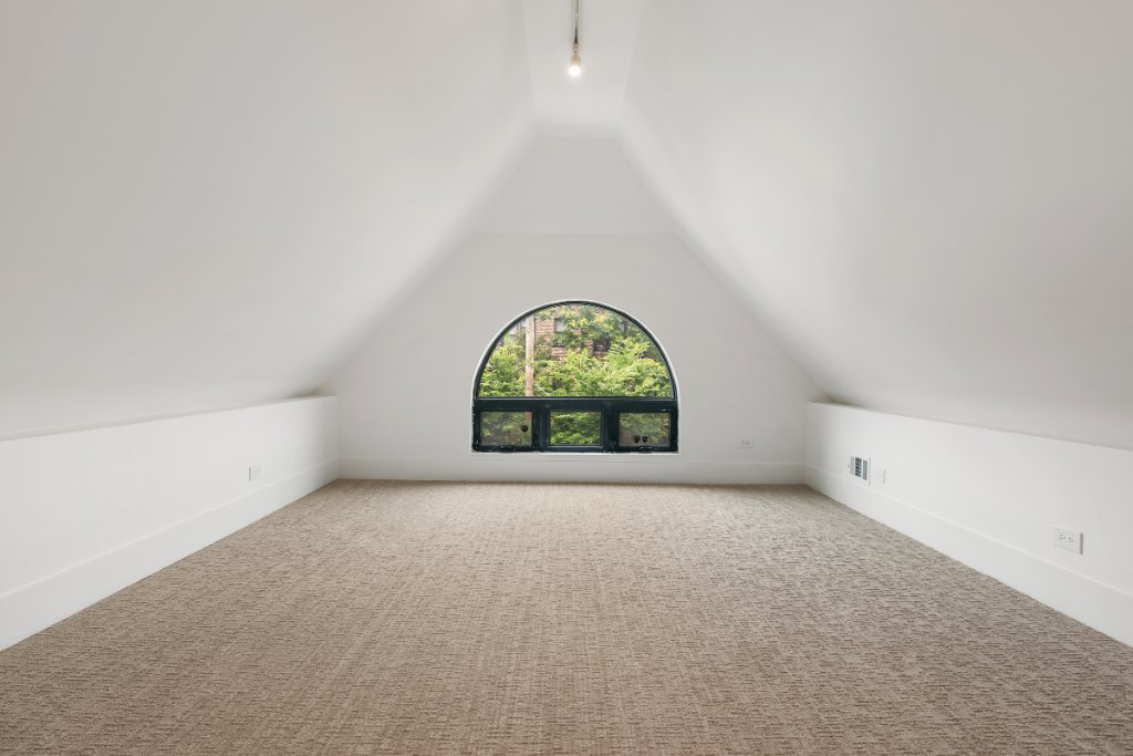 Third-Floor Suite