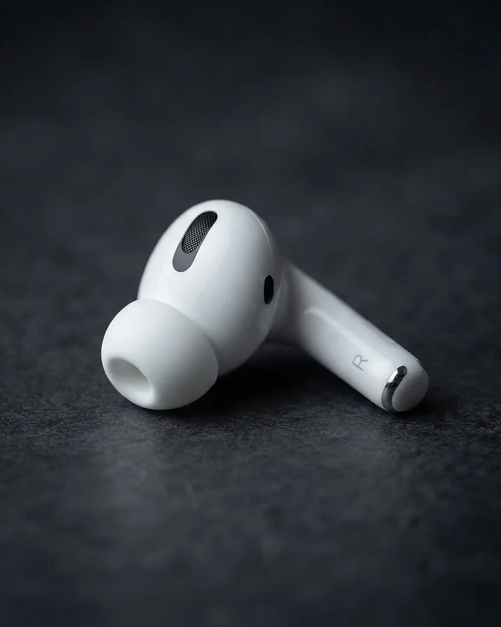 AirPods Pro (4th Gen) — view 3