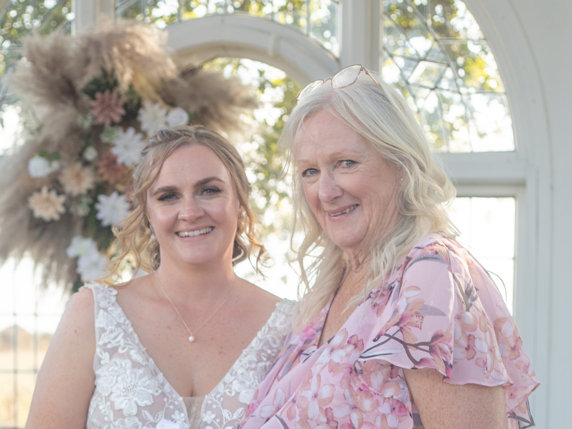 Donna and Laura — The Faces Behind Nomada