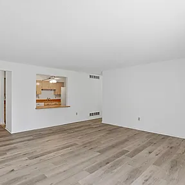 507 Columbia Dr APT J 4