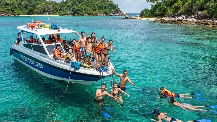 Nên đi tour hay tự túc Phú Quốc? So sánh chi tiết 2026