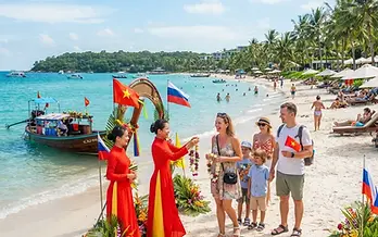 Đón đoàn du khách Nga mở đầu mùa du lịch đông 2026-2027 tại Phú Quốc