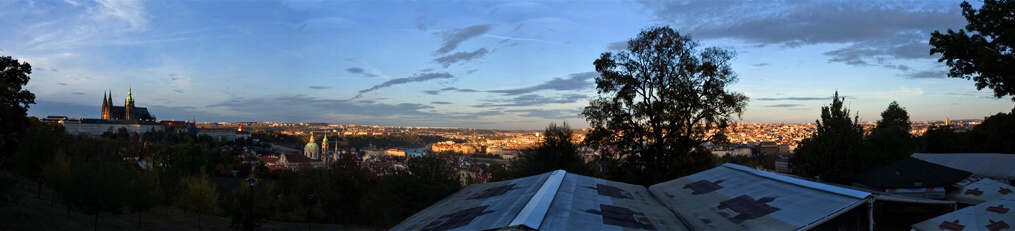 Panorama Prahy ze Petřína – západ slunce