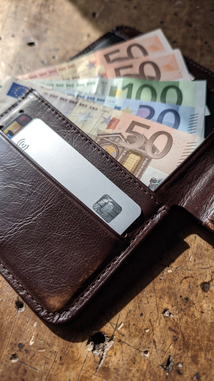 Cash or Card? What Germans Actually Pay With in 2026 2 In 2026, carrying a mix of cash and cards is the best strategy for navigating Germany.