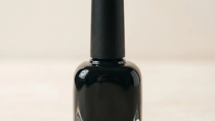 V-03 Velvet Noir - Oja Semipermanenta Neagra Intensa - ghid manichiura profesionala Vernis Architect V-03 Velvet Noir - Oja Semipermanenta Neagra Intensa - ghid manichiura profesionala Vernis Architect