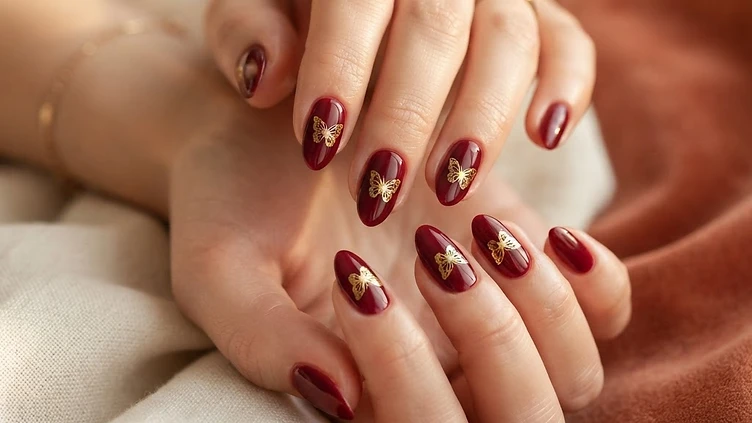 Stickere Model Unghii: Ghidul Complet pentru Nail Art Acasa - ghid manichiura profesionala Vernis Architect Stickere Model Unghii: Ghidul Complet pentru Nail Art Acasa - ghid manichiura profesionala Vernis Architect