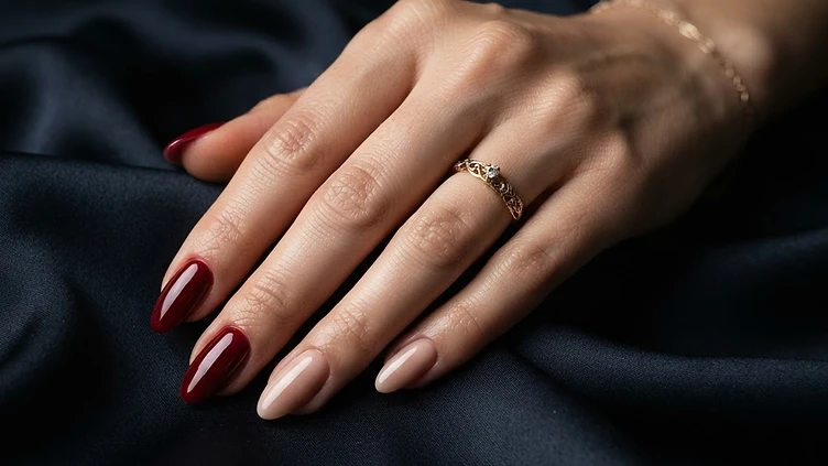 Manichiura Ruseasca: Ce Este, Cum se Face si Ce Produse Iti Trebuie - ghid manichiura profesionala Vernis Architect