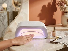 Top Lampi UV LED Profesionale: Ce Sa Cumperi in 2026 - articol blog manichiura Top Lampi UV LED Profesionale: Ce Sa Cumperi in 2026 - articol blog manichiura