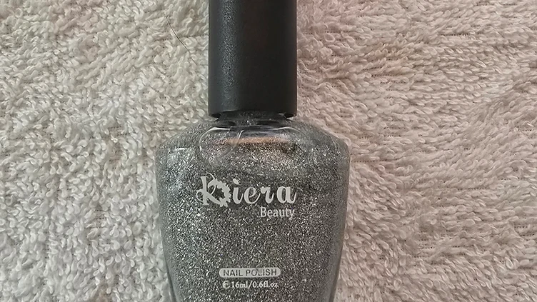 Oja Kiera Beauty Argintiu cu Sclipici 16ml - Recenzie si Pareri - ghid manichiura profesionala Vernis Architect Oja Kiera Beauty Argintiu cu Sclipici 16ml - Recenzie si Pareri - ghid manichiura profesionala Vernis Architect