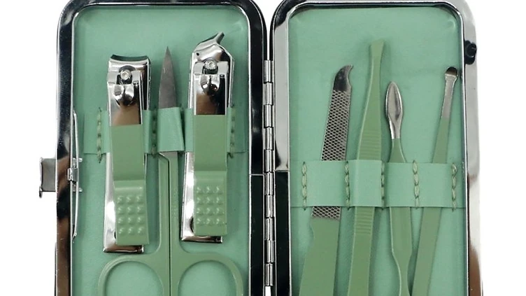 Pret Si Calitate: Trusa Manichiura Mint 7 Piese Catifea Verde - ghid manichiura profesionala Vernis Architect Pret Si Calitate: Trusa Manichiura Mint 7 Piese Catifea Verde - ghid manichiura profesionala Vernis Architect