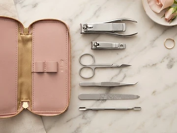 Cum Folosesti Setul de Manichiura si Pedichiura 18 Piese: Tutorial - articol blog manichiura profesionala Cum Folosesti Setul de Manichiura si Pedichiura 18 Piese: Tutorial - articol blog manichiura profesionala