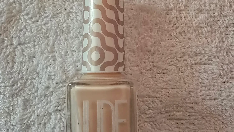 Oja Pastel Nude Cremos - Recenzie si Pareri - ghid manichiura profesionala Vernis Architect