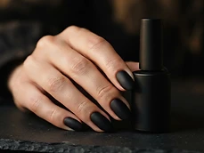 Top Coat Mat: Cum Obtii Efectul Mat si Ce Produse Merita - articol blog manichiura profesionala