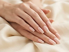 Unghii cu Gel: Ghid Complet pentru Constructie si Intretinere - articol blog manichiura profesionala