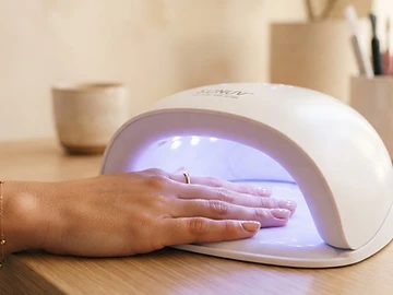 De Ce Nu Se Usca Oja Semipermanenta: Cauze si Solutii - articol blog manichiura profesionala De Ce Nu Se Usca Oja Semipermanenta: Cauze si Solutii - articol blog manichiura profesionala