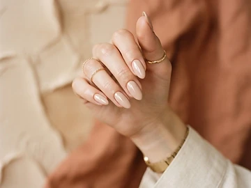 Formele de Unghii in 2026: Cum Alegi Forma Potrivita - articol blog manichiura profesionala Formele de Unghii in 2026: Cum Alegi Forma Potrivita - articol blog manichiura profesionala